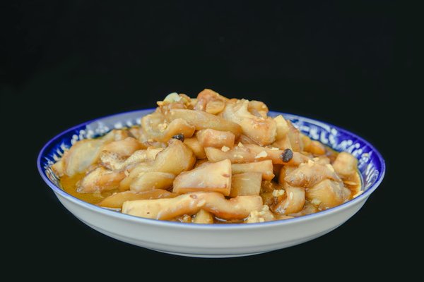 Elevate your culinary skills: crafting heavenly eggplant parmesan with fresh mozzarella magic